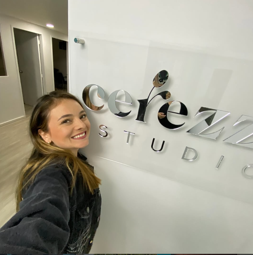 Yusben, fundadora de CEREZZOS Studio